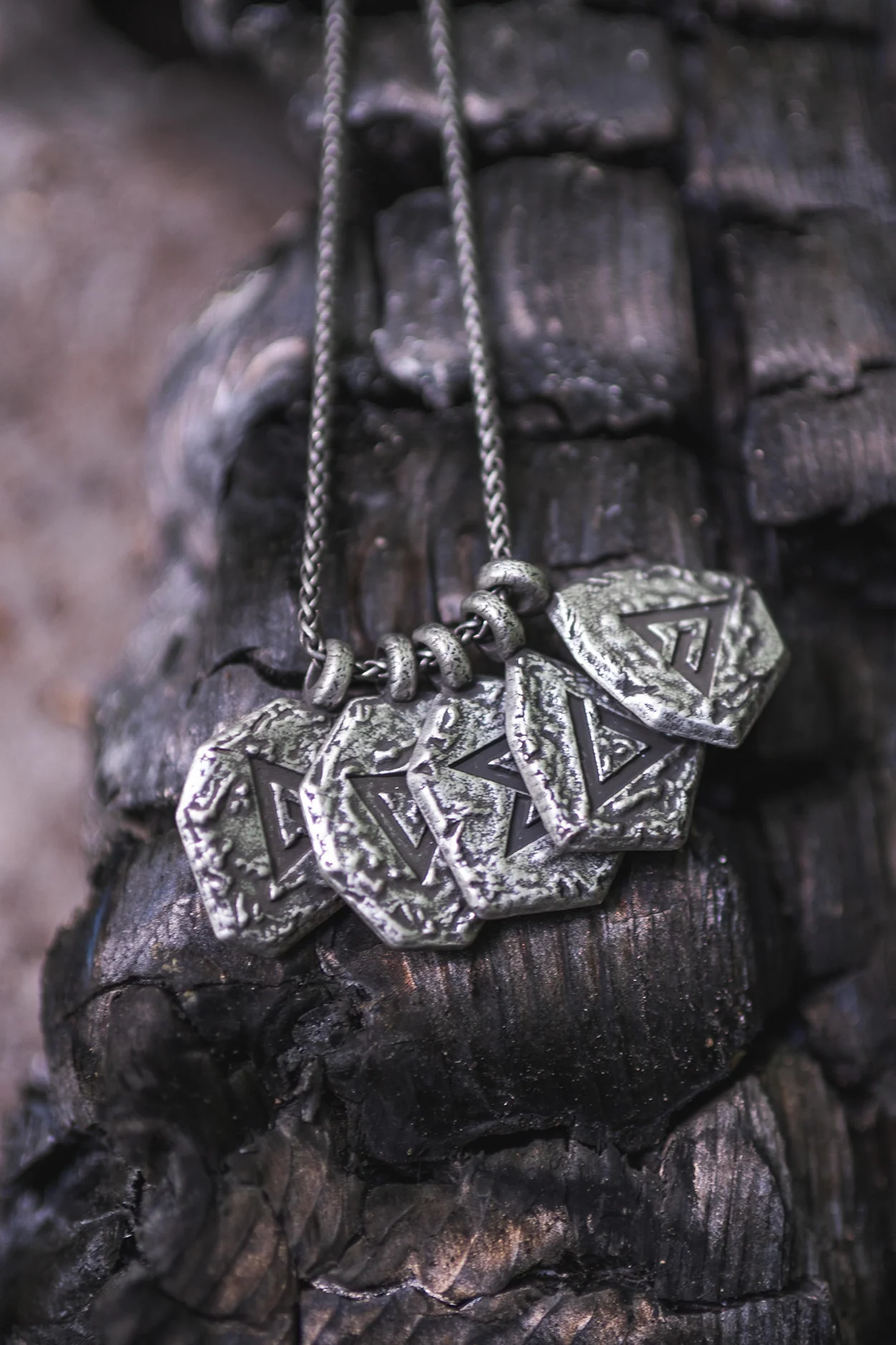 THE WITCHER SIGNS PENDANT SET AND KEEPSAKE BOX - Image 13