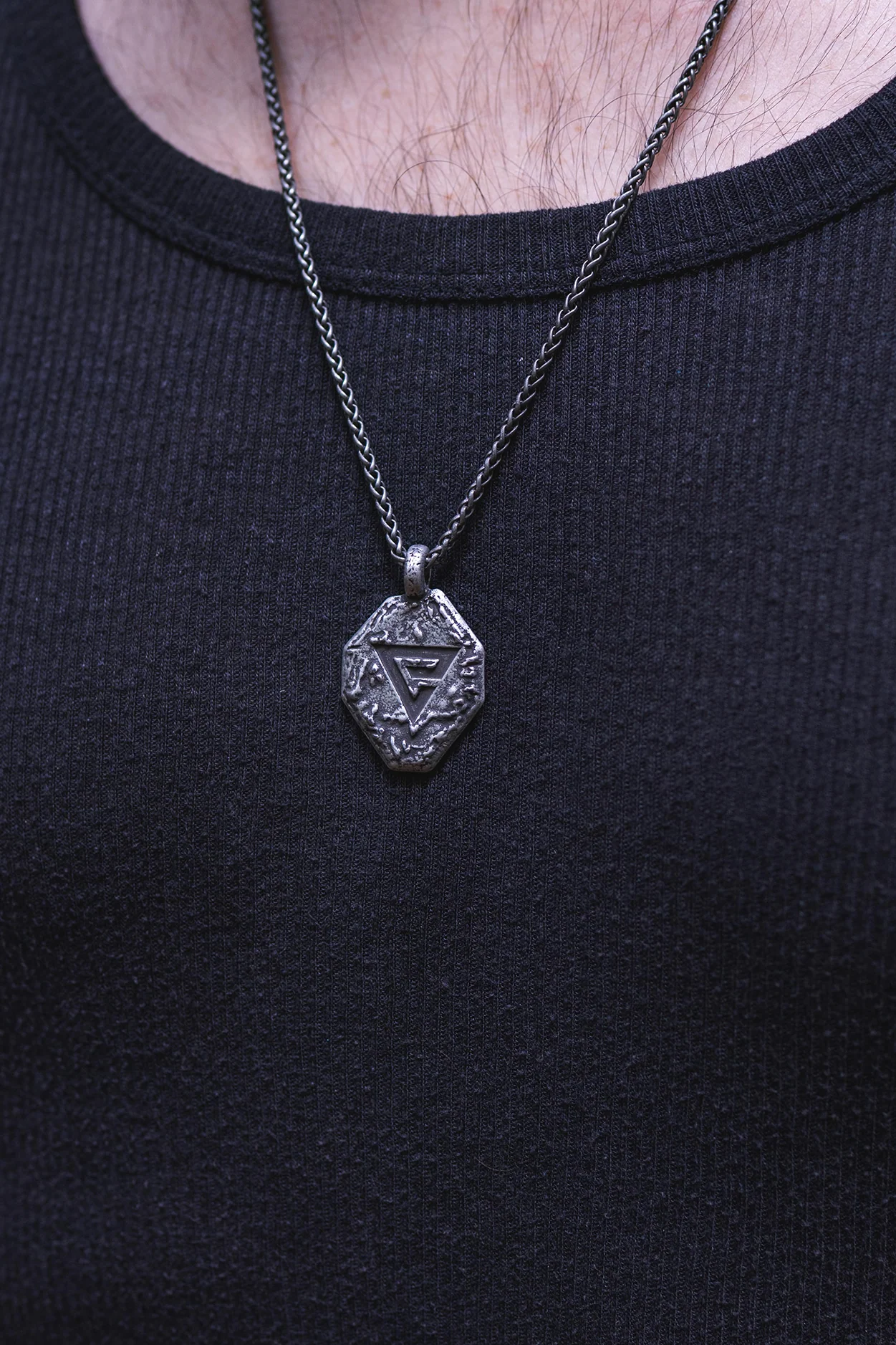 THE WITCHER SIGNS PENDANT SET AND KEEPSAKE BOX - Image 17