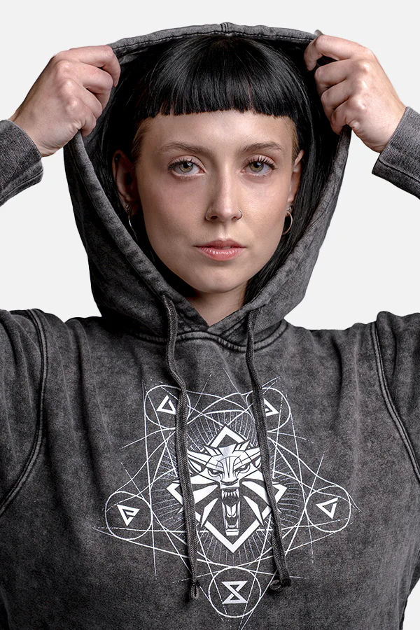 THE WITCHER WOLF AND SIGNS HOODIE - Image 3